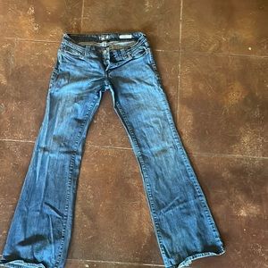 It brand jeans great quality good material cute pockets